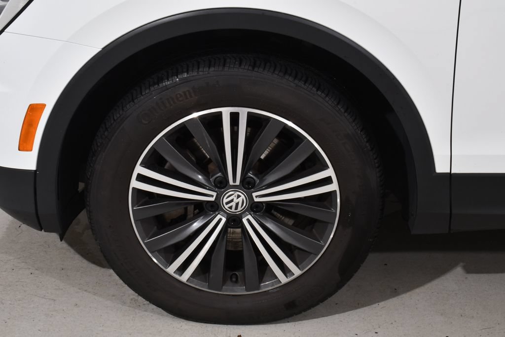 Used 2018 Volkswagen Tiguan SE w/ 18" Alloy Wheels Package AWD/4WD image 24