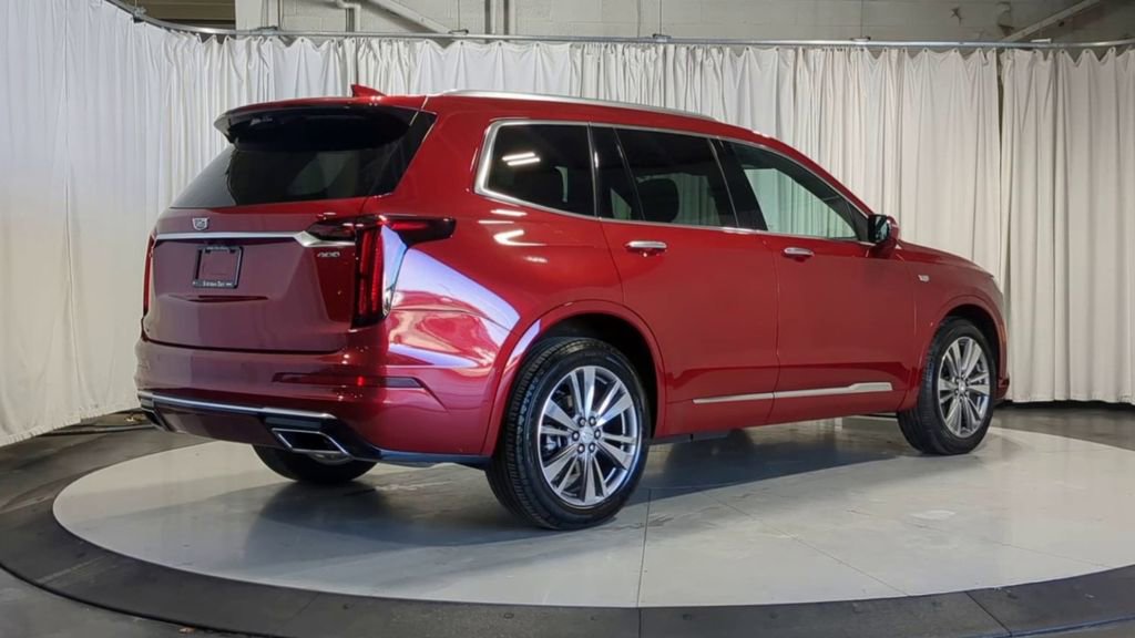 Used 2024 Cadillac XT6 Premium Luxury w/ Technology Package AWD/4WD image 8