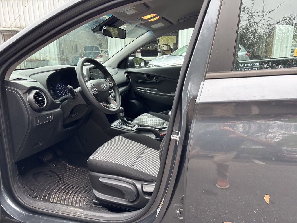 Used 2021 Hyundai Kona SE w/ Winter Weather Package image 8