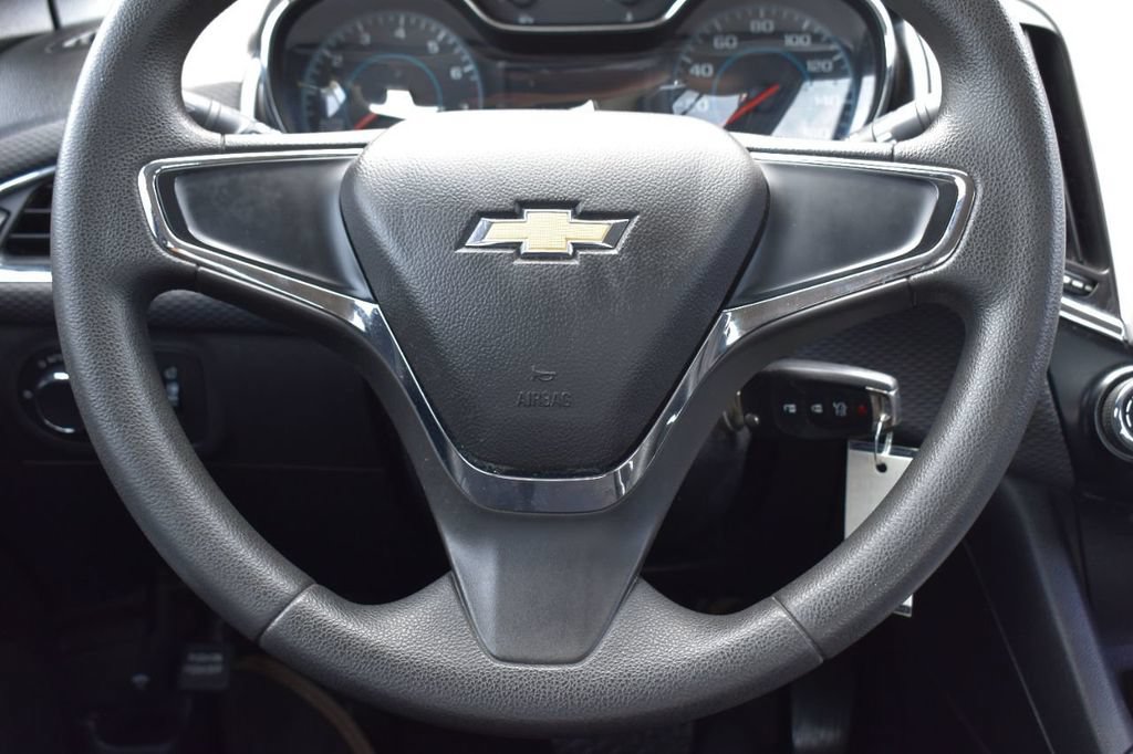 Used 2017 Chevrolet Cruze LS FWD image 26