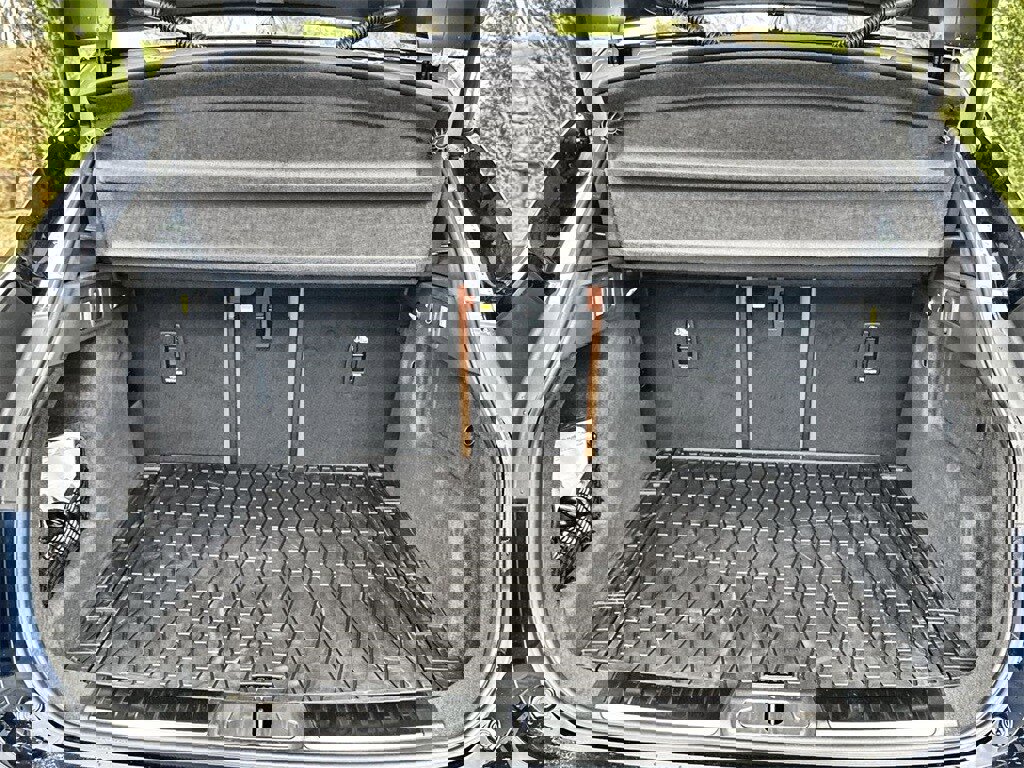 New 2026 Jaguar F-PACE R-Dynamic S image 18