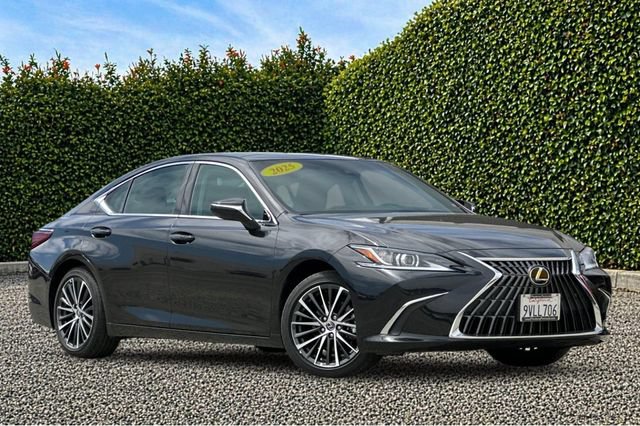Used 2025 Lexus ES 350 w/ Premium Package FWD image 2
