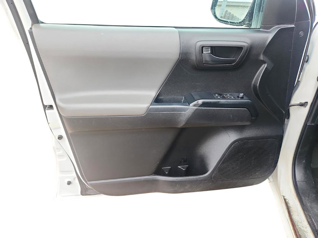 Used 2021 Toyota Tacoma SR AWD/4WD image 19