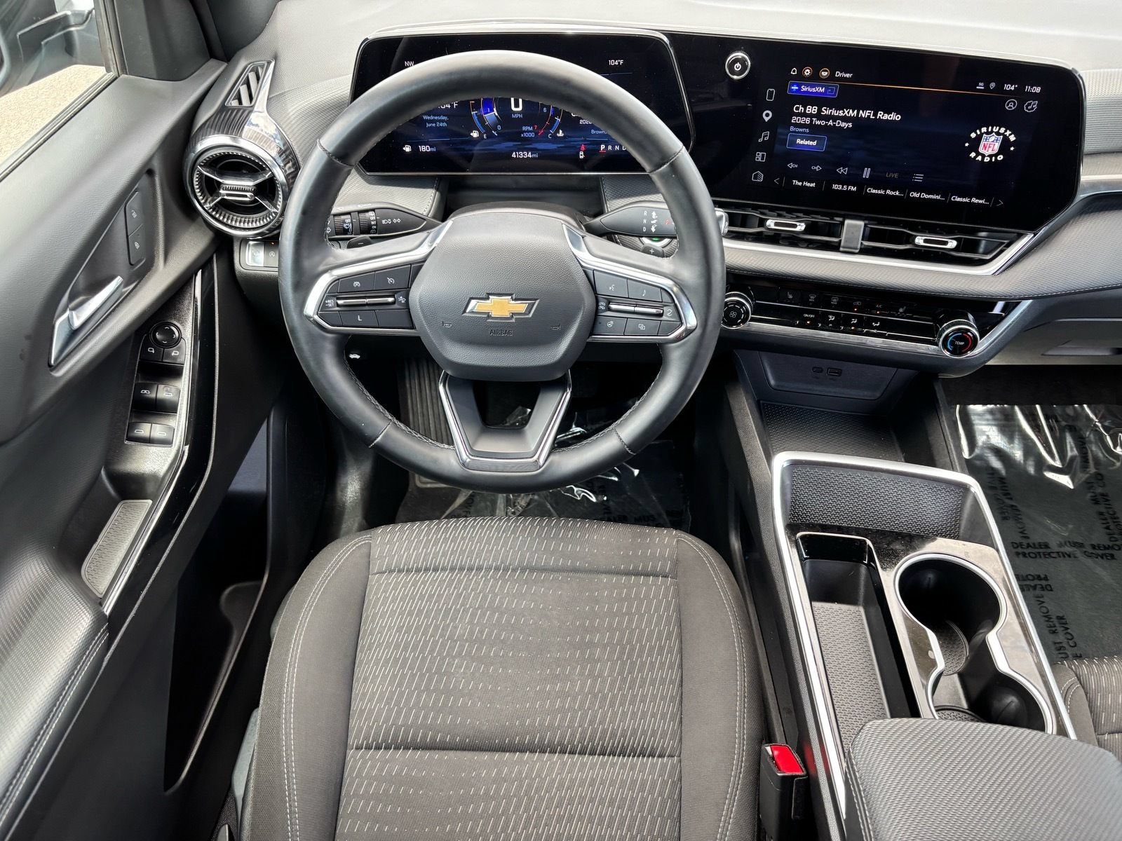 Used 2025 Chevrolet Equinox LT FWD image 13