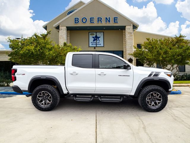 Used 2025 Chevrolet Colorado ZR2 w/ Technology Package AWD/4WD image 7
