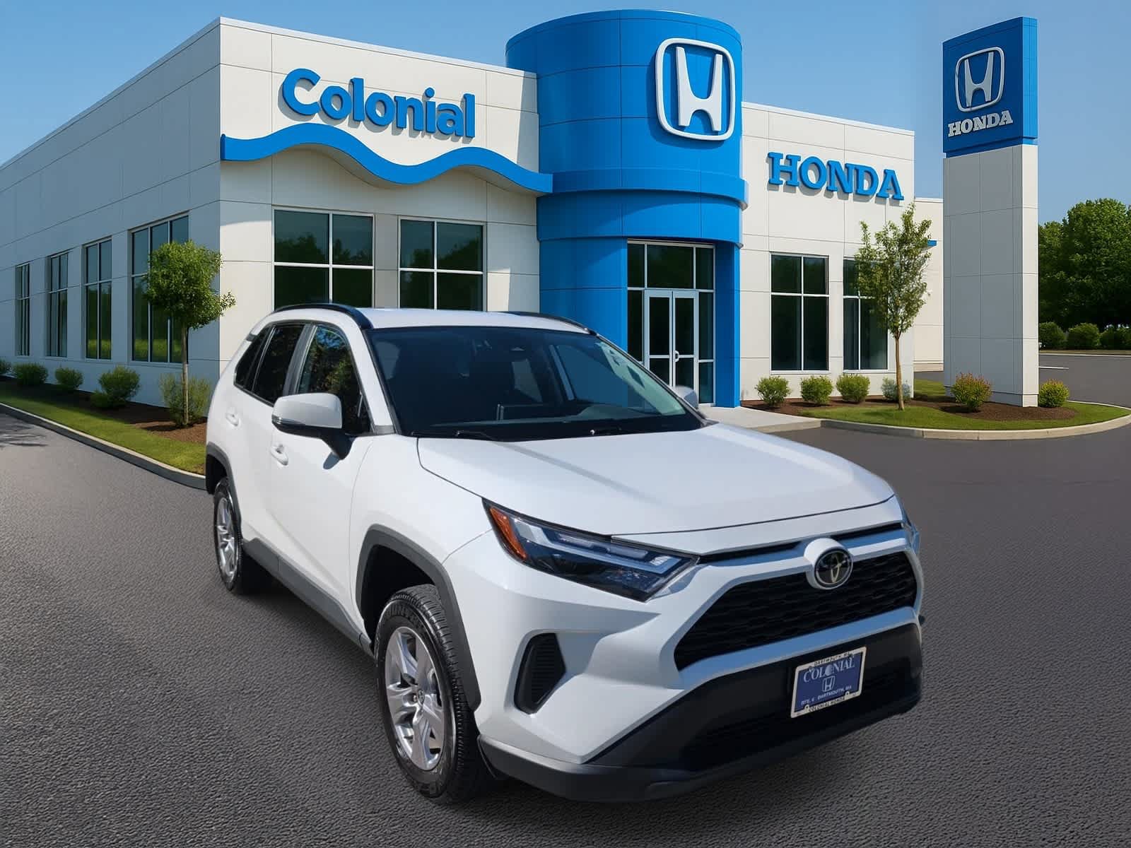 Used 2023 Toyota RAV4 XLE AWD/4WD image 8
