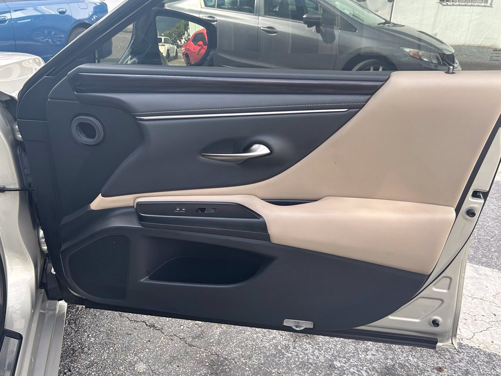 Used 2020 Lexus ES 350 w/ Premium Package FWD image 27