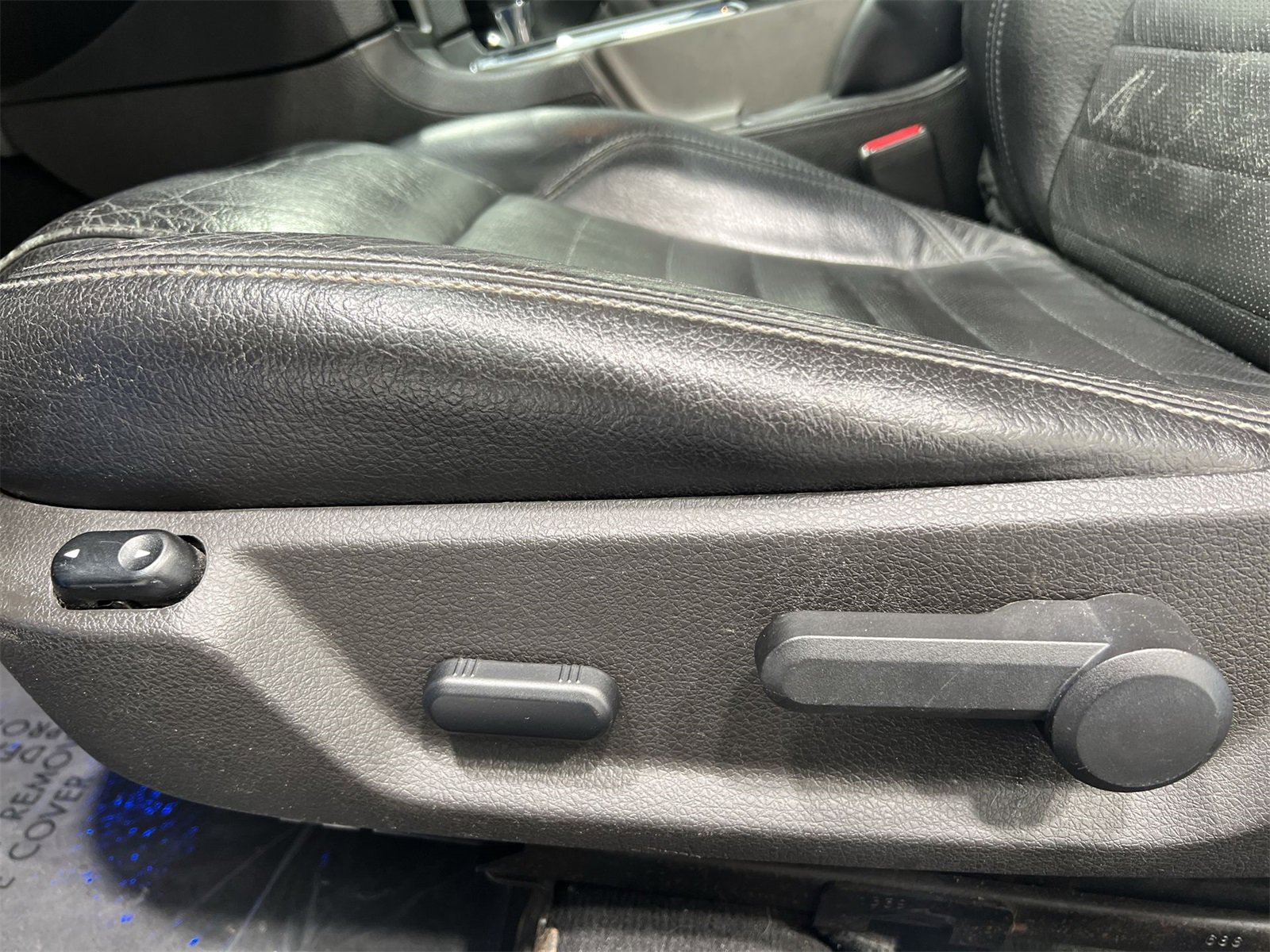 Used 2010 Ford Mustang Coupe image 12