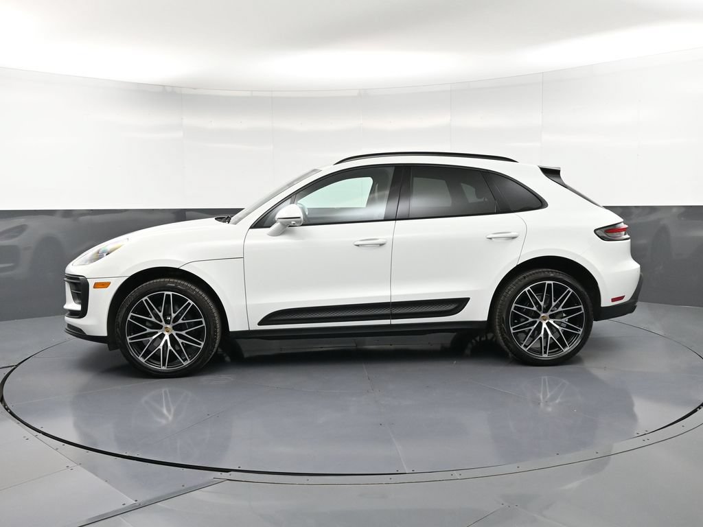 Certified 2026 Porsche Macan AWD/4WD image 2