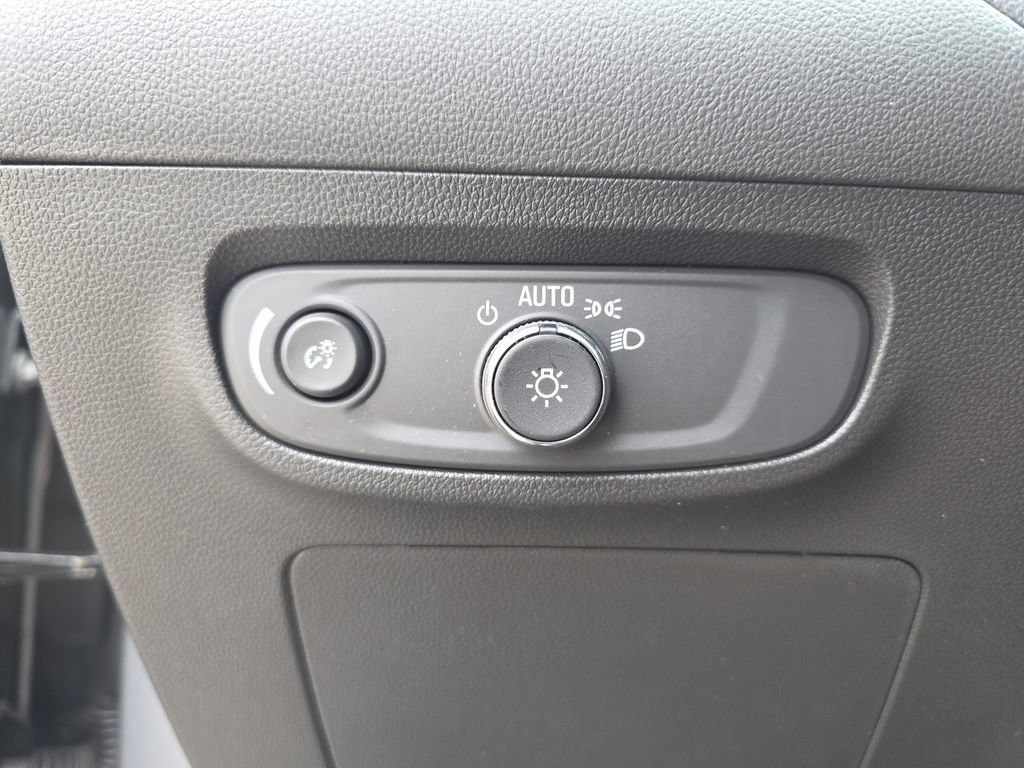 Certified 2024 Buick Encore GX Preferred w/ Comfort Package AWD/4WD image 29