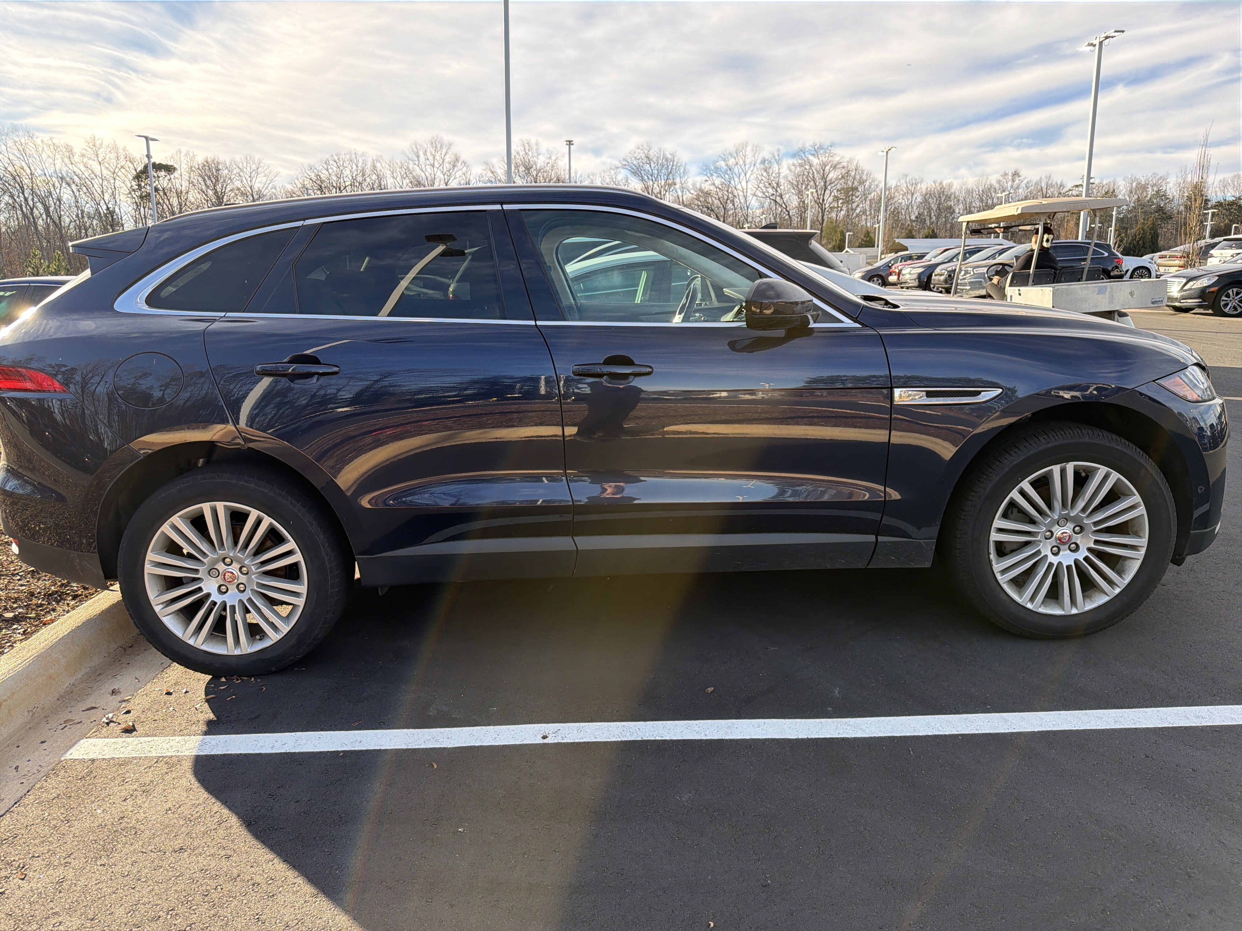 Used 2019 Jaguar F-PACE Portfolio image 11