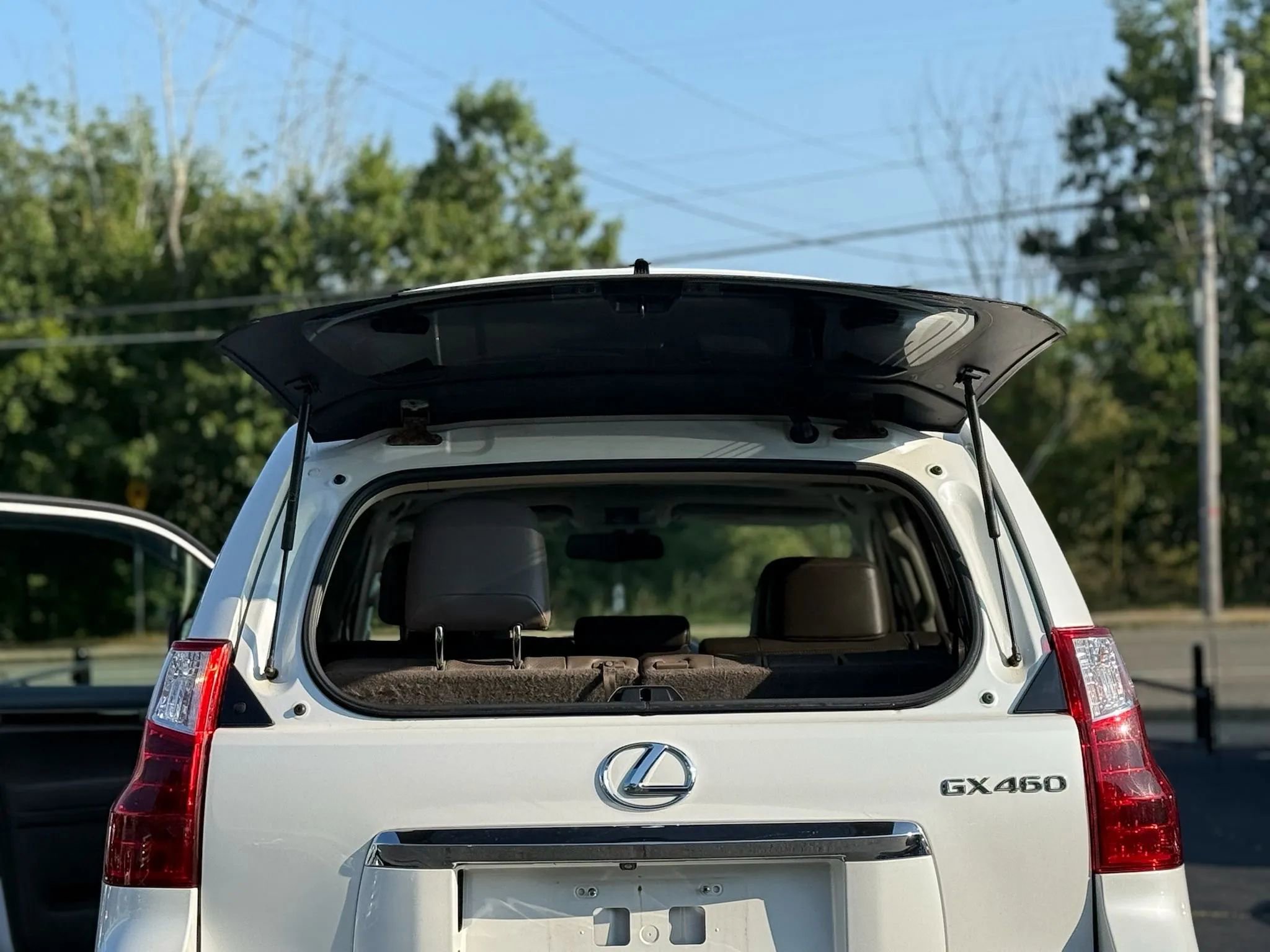 Used 2011 Lexus GX 460 image 28