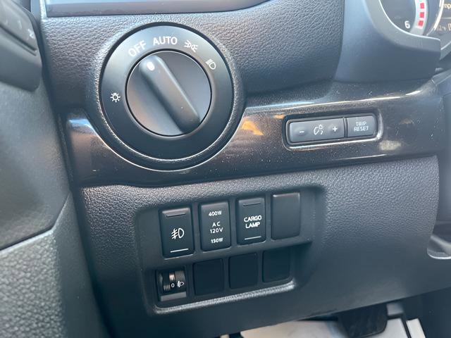 Used 2018 Nissan Titan SL w/ Midnight Edition image 14