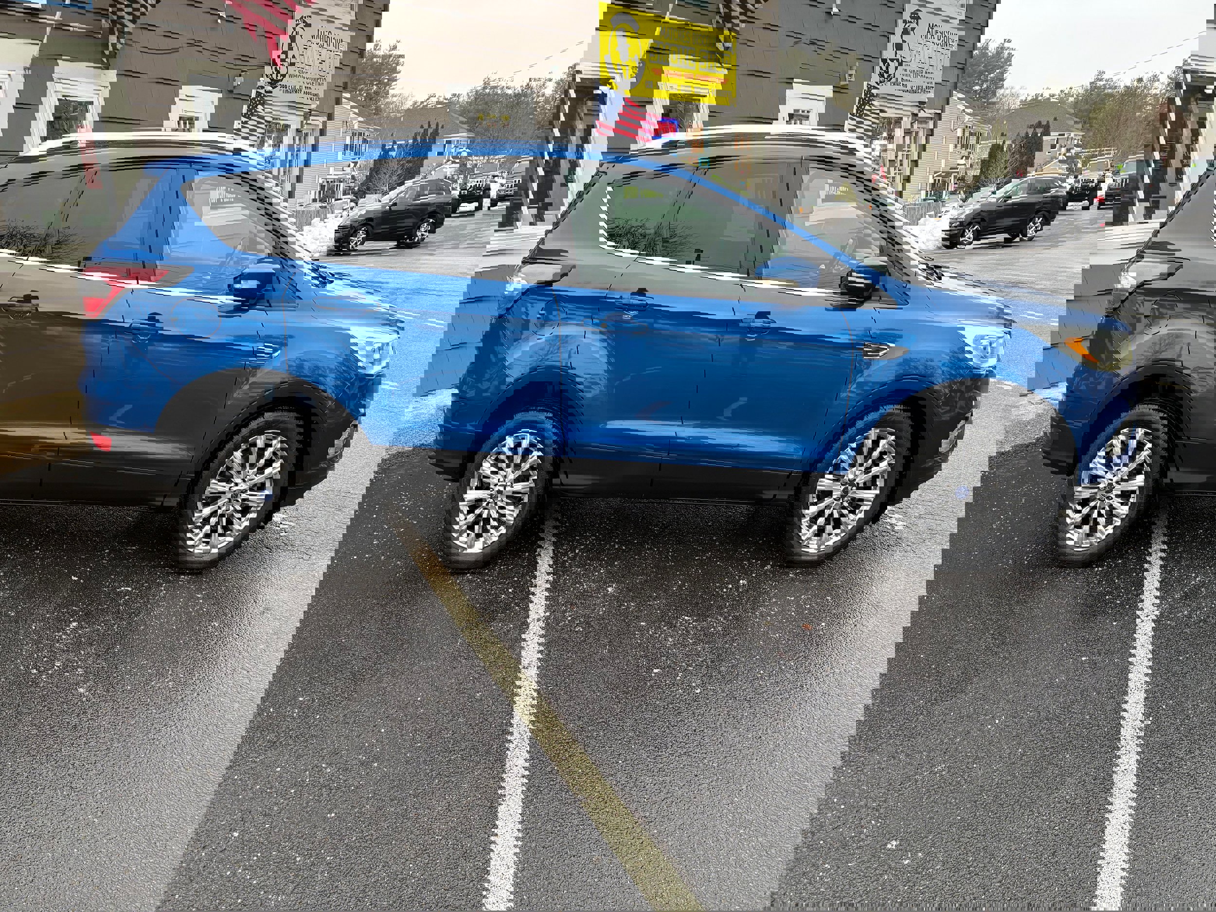 Used 2017 Ford Escape Titanium image 5