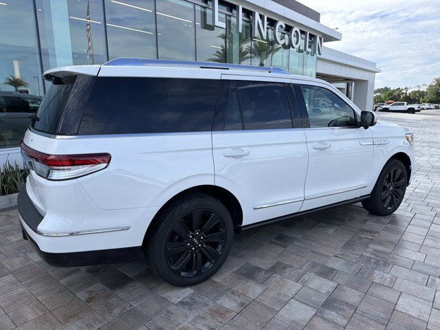 Certified 2024 Lincoln Navigator Reserve AWD/4WD image 2