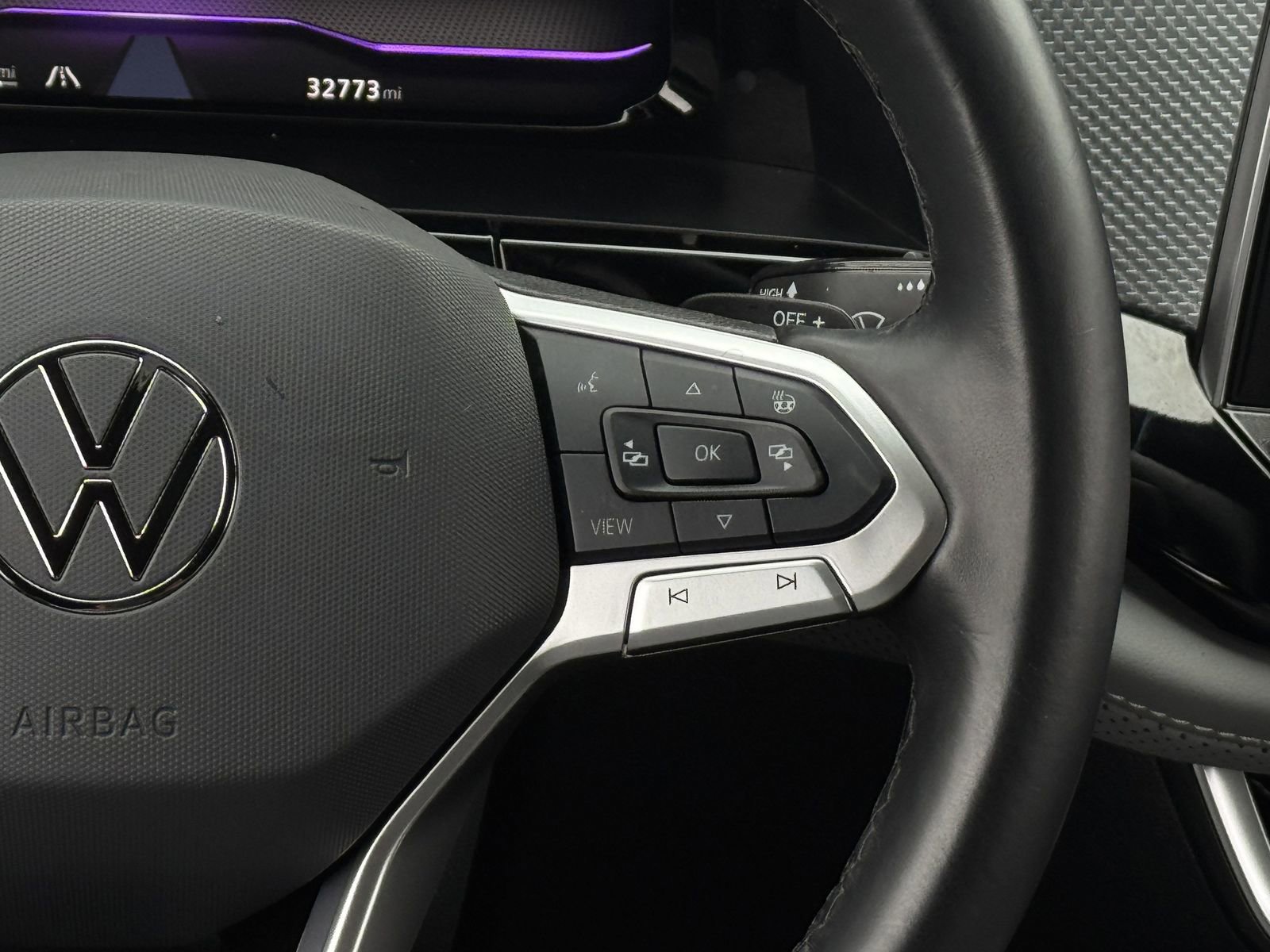 Used 2024 Volkswagen Atlas Cross Sport SEL R-Line AWD/4WD image 18