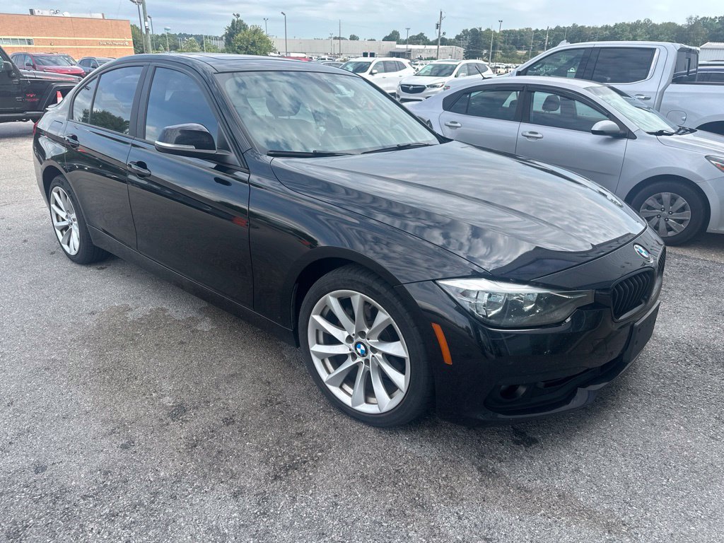 Used 2016 BMW 320i xDrive Sedan w/ Sport Package AWD/4WD image 2