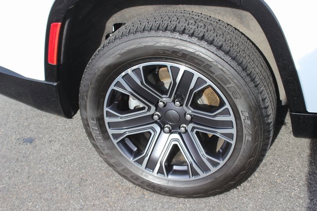 Used 2024 Jeep Wagoneer 4WD w/ Premium Group I image 39