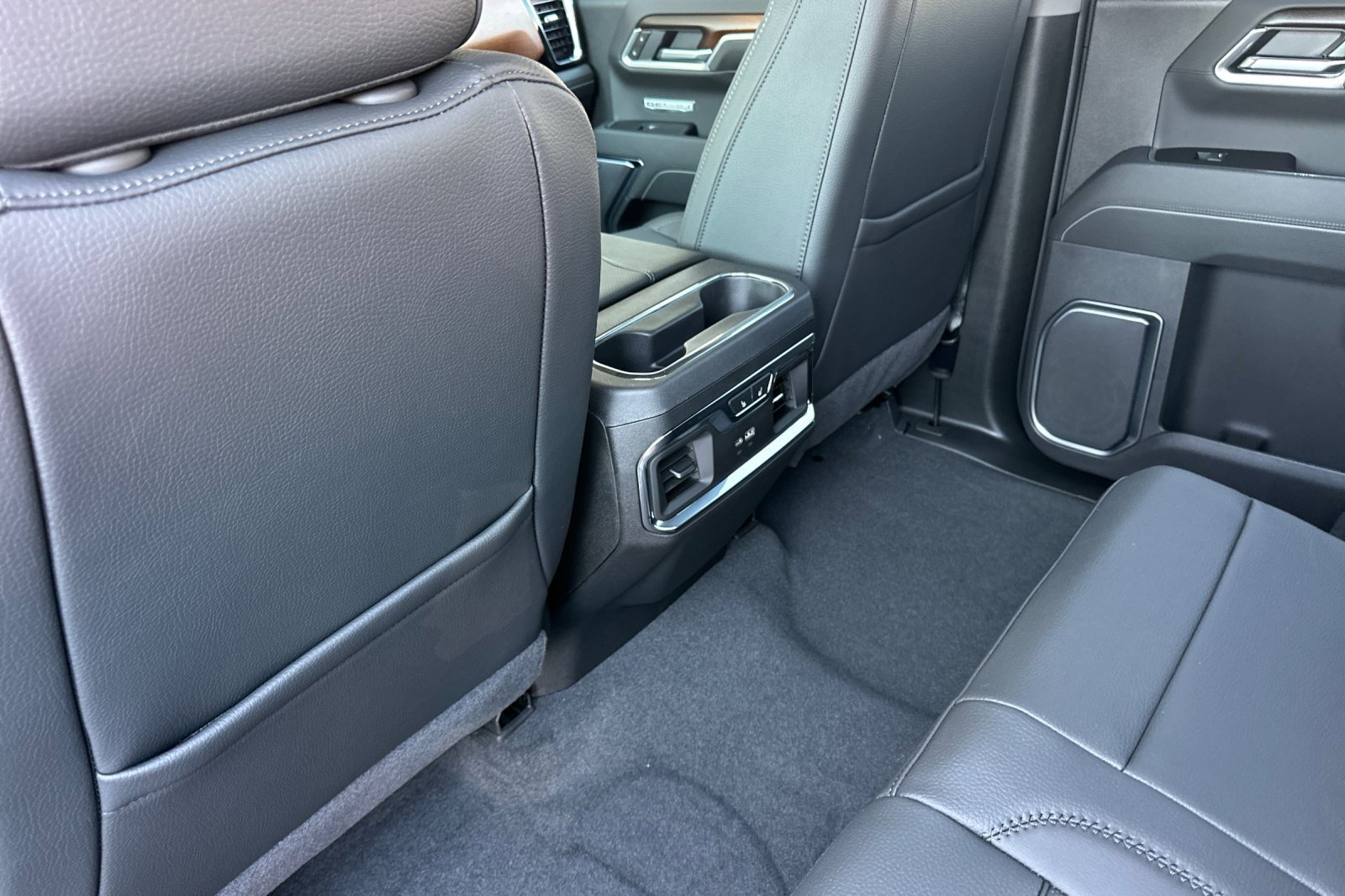New 2025 GMC Sierra 1500 Denali w/ Denali Reserve Package image 10