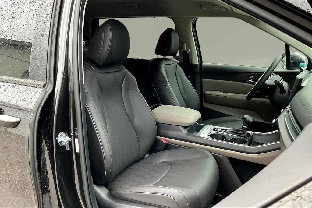 New 2026 Kia Carnival EX FWD image 9