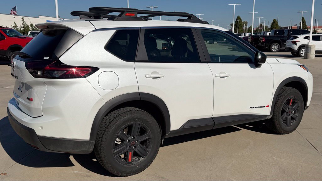 Used 2026 Nissan Rogue SV AWD/4WD image 5