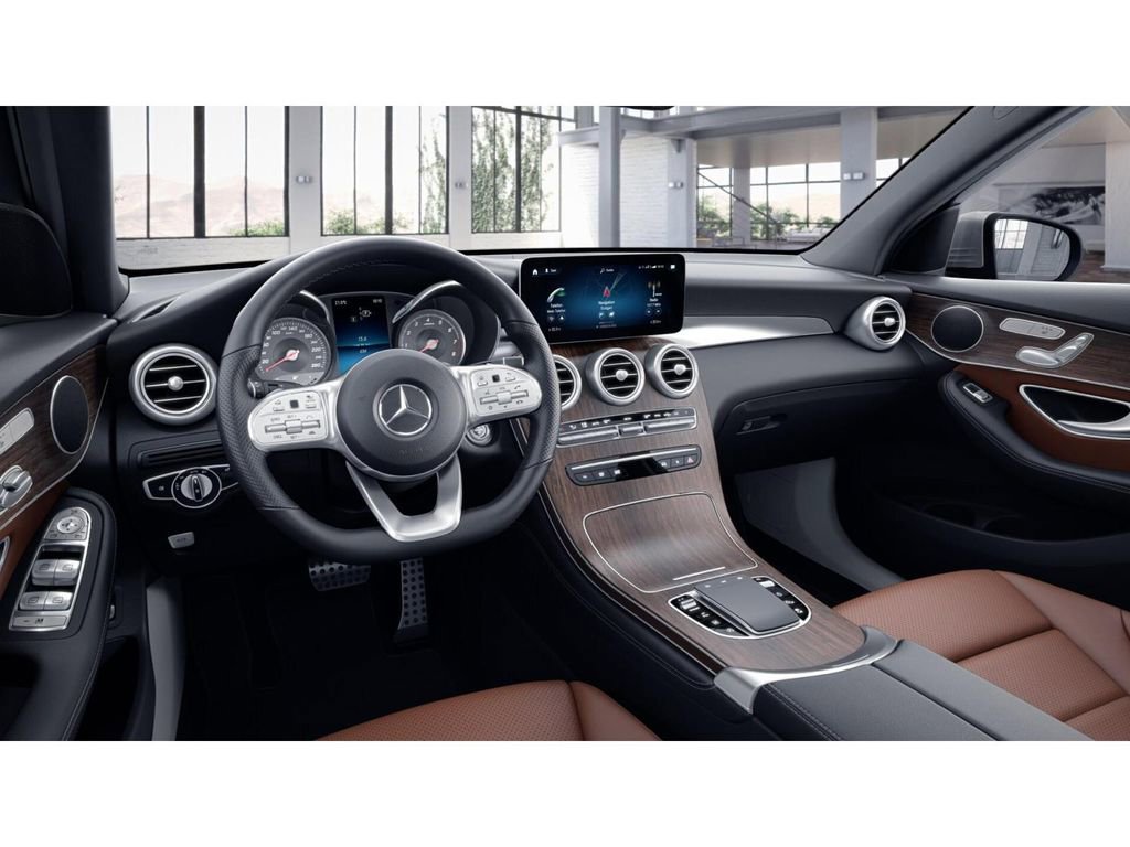 Used 2021 Mercedes-Benz GLC 300 4MATIC image 3