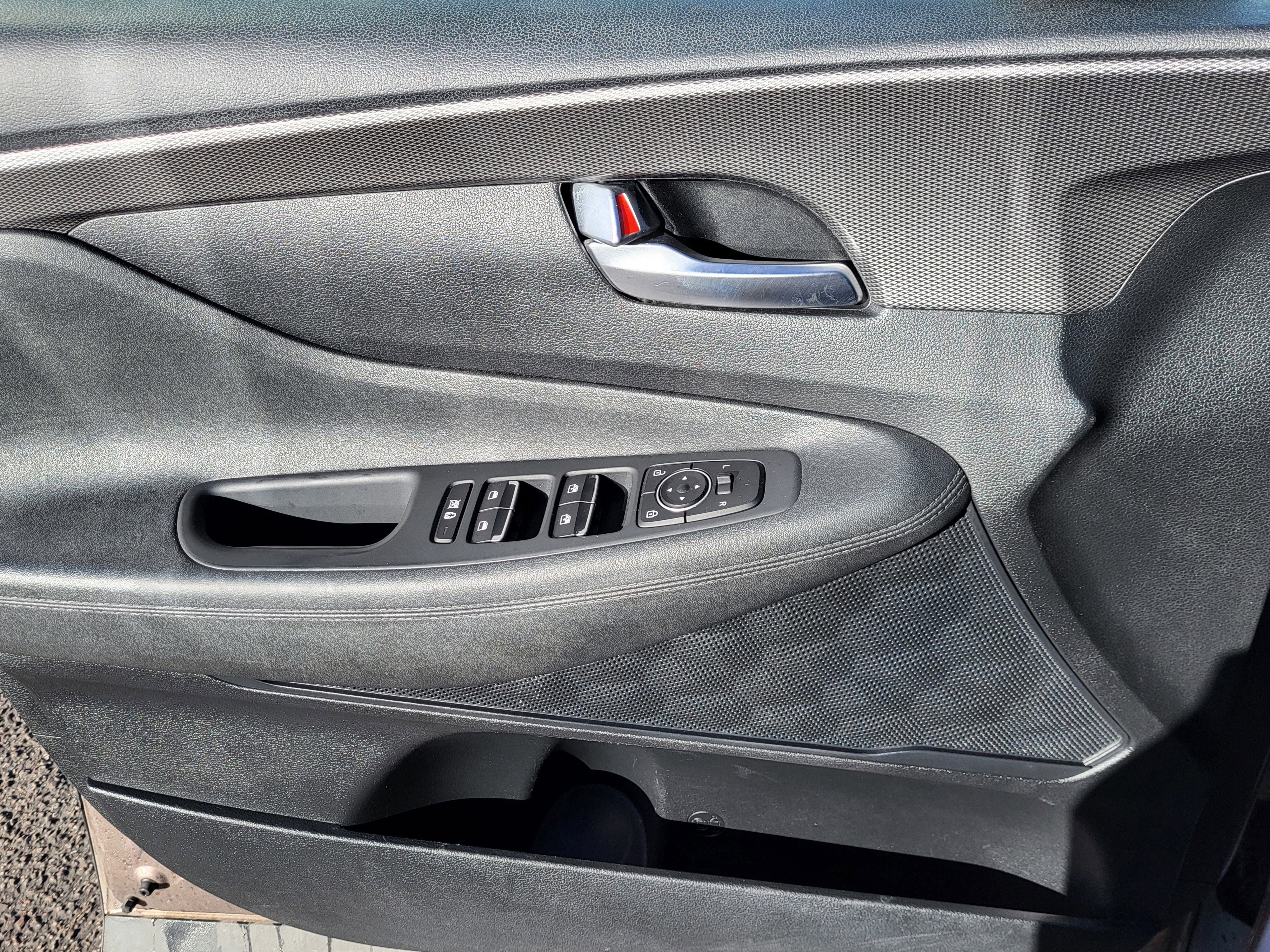 Used 2019 Hyundai Santa Fe SEL image 7