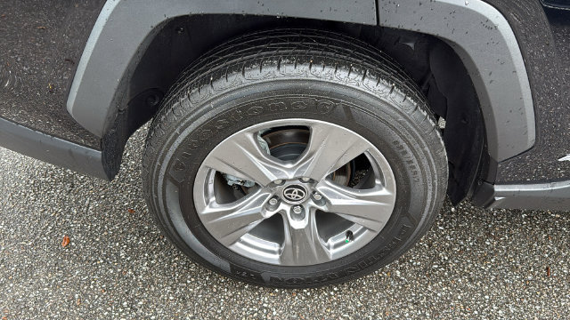 Used 2025 Toyota RAV4 LE AWD/4WD image 12