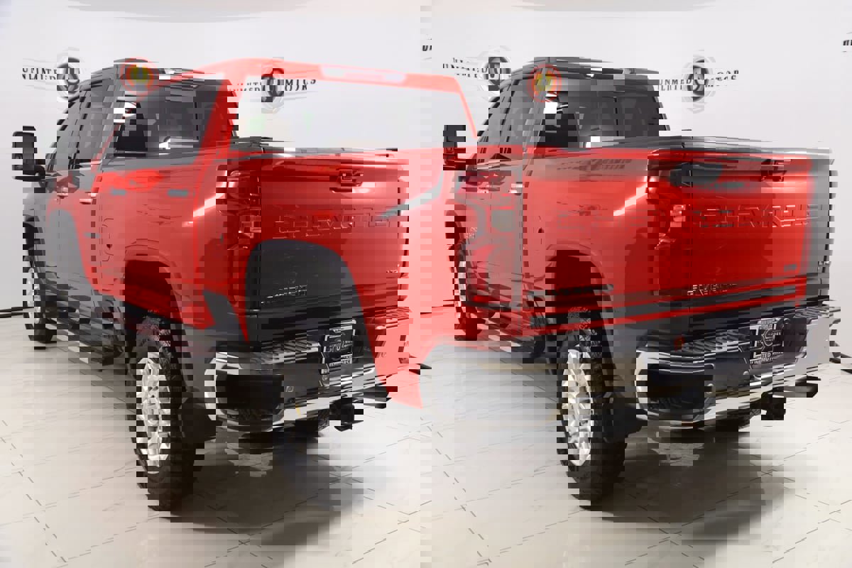 Used 2022 Chevrolet Silverado 2500 LTZ w/ LTZ Plus Package image 4