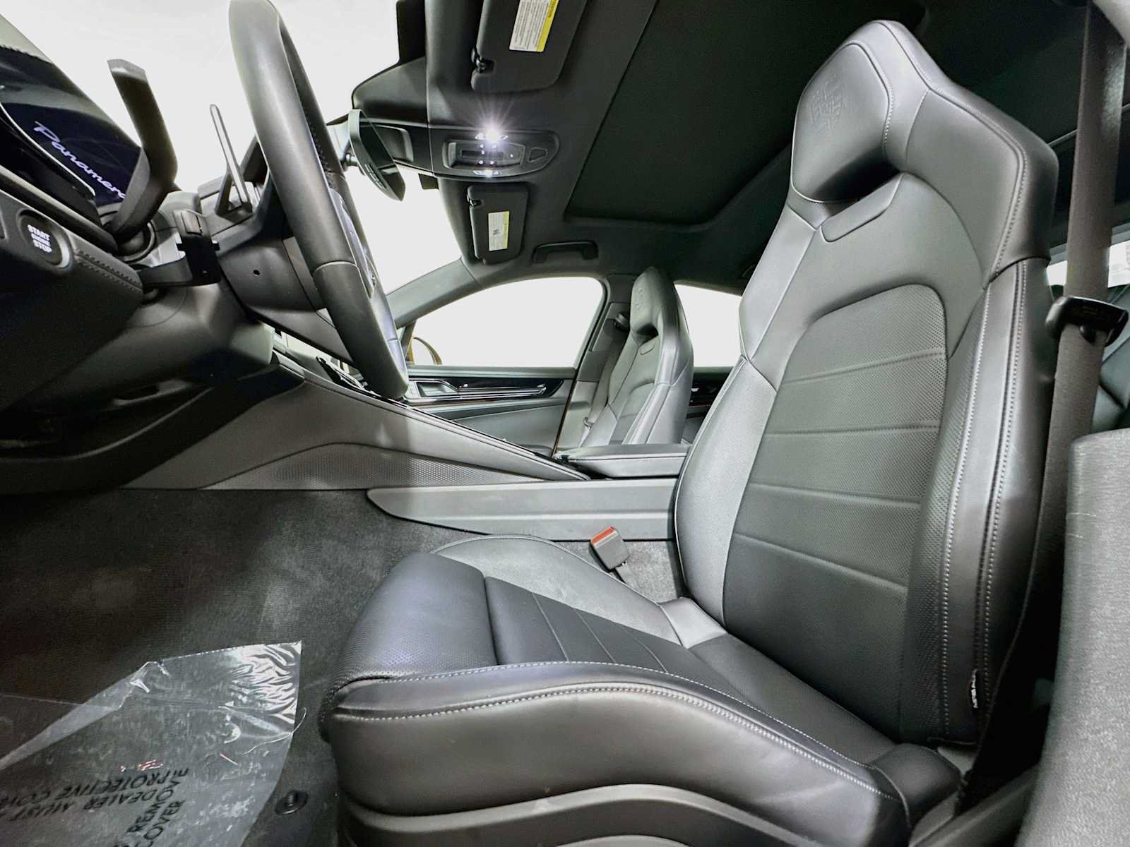 Certified 2025 Porsche Panamera 4 AWD/4WD image 5