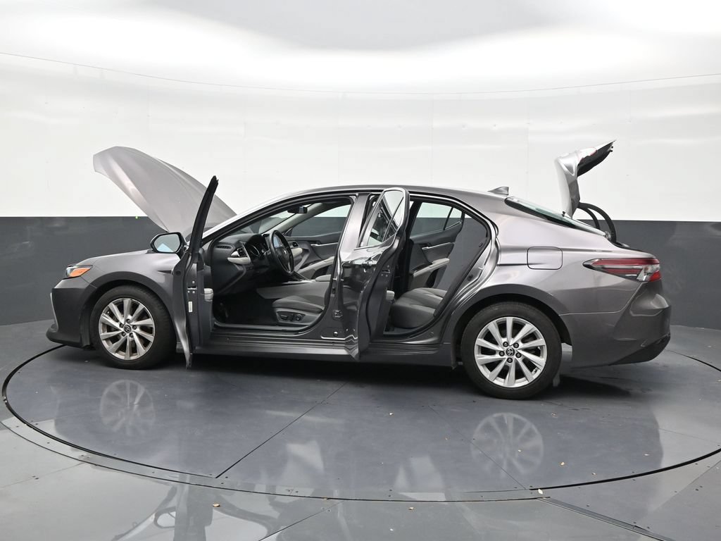 Used 2022 Toyota Camry LE FWD image 30