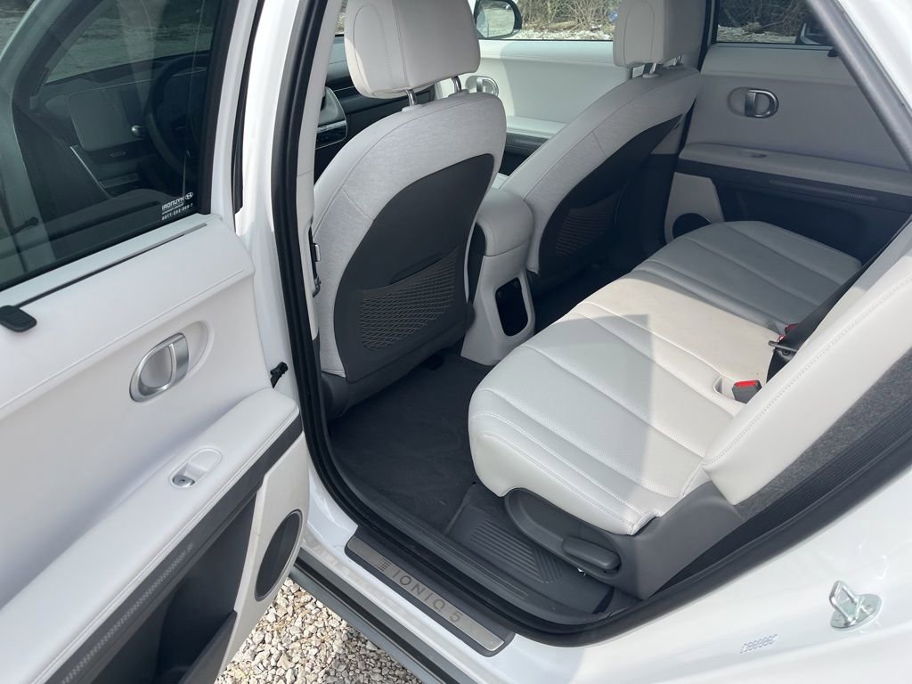 Used 2023 Hyundai Ioniq 5 Limited image 12