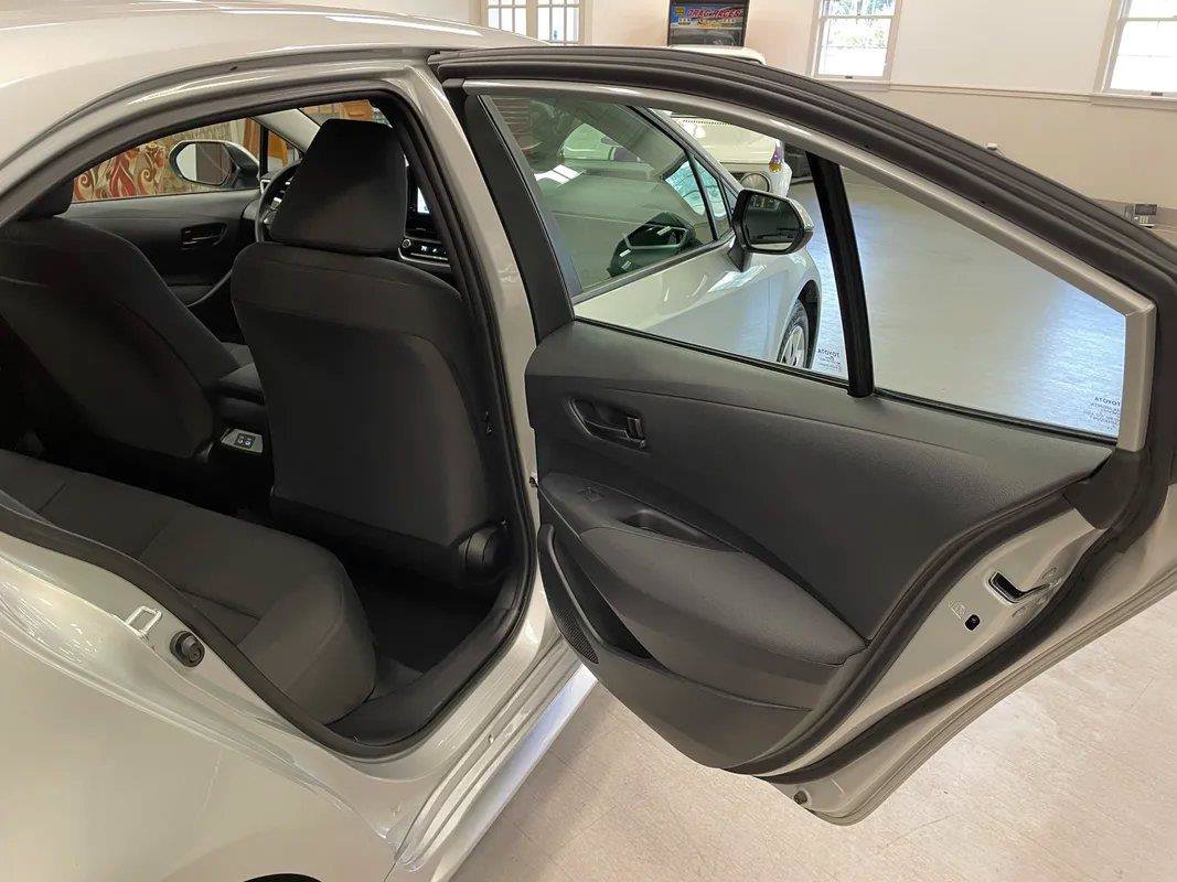 Used 2025 Toyota Corolla LE FWD image 26