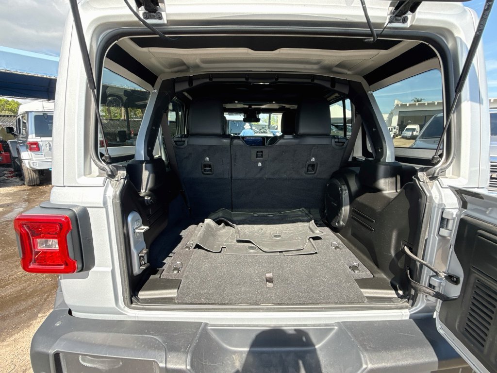 Certified 2024 Jeep Wrangler Unlimited Rubicon AWD/4WD image 30