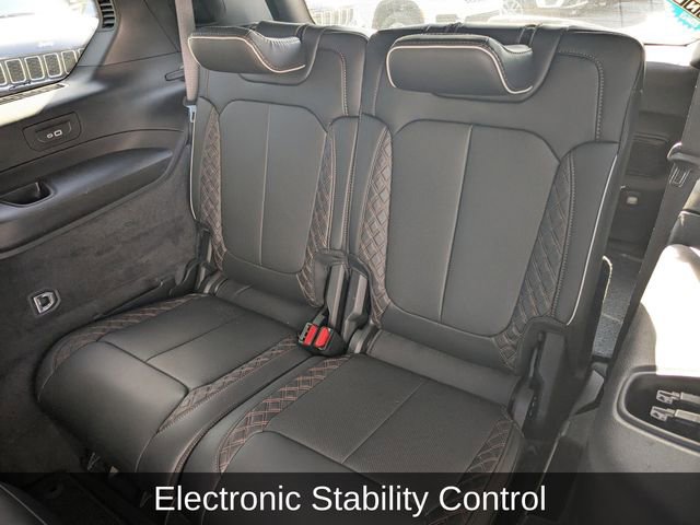 Used 2024 Jeep Grand Cherokee L Summit image 16