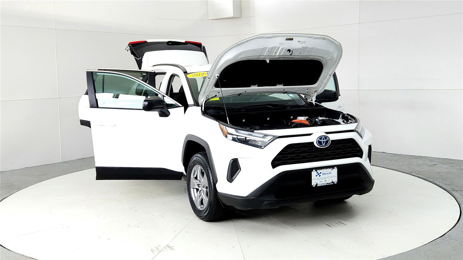 Certified 2024 Toyota RAV4 LE AWD/4WD image 9
