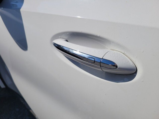 Used 2022 Buick Envision Essence w/ Safety Package image 8