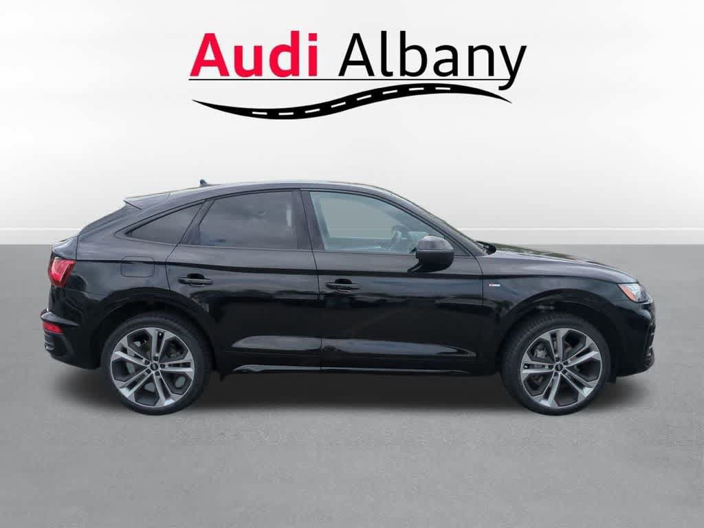 Used 2022 Audi Q5 2.0T Premium Plus w/ Premium Plus Package AWD/4WD image 3
