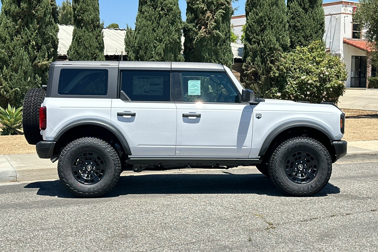 New 2026 Ford Bronco Big Bend w/ Black Diamond Package AWD/4WD image 3
