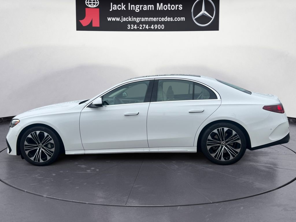Used 2025 Mercedes-Benz E 350 4MATIC Sedan image 2