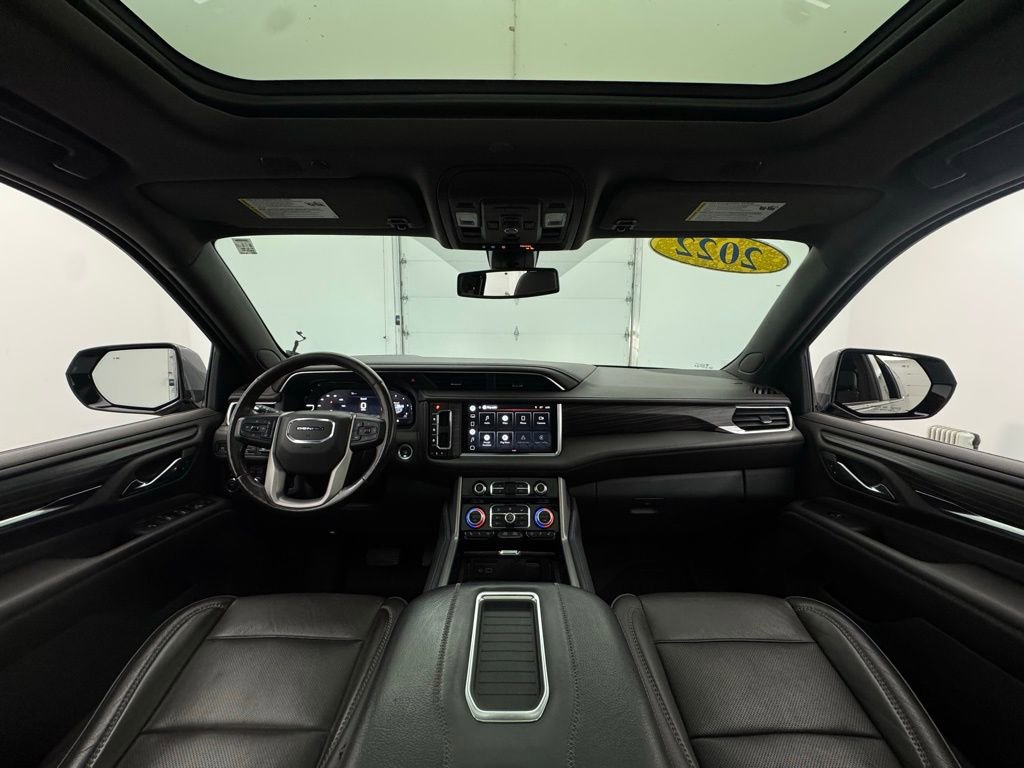 Used 2022 GMC Yukon XL Denali image 3