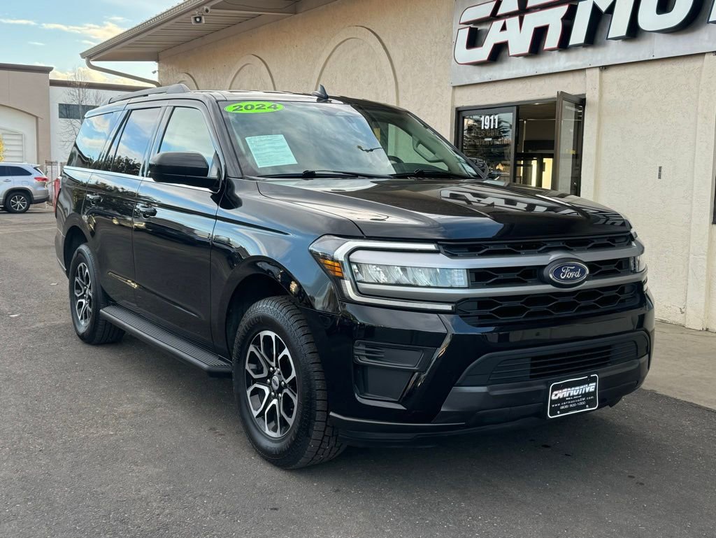 Used 2024 Ford Expedition XLT image 1