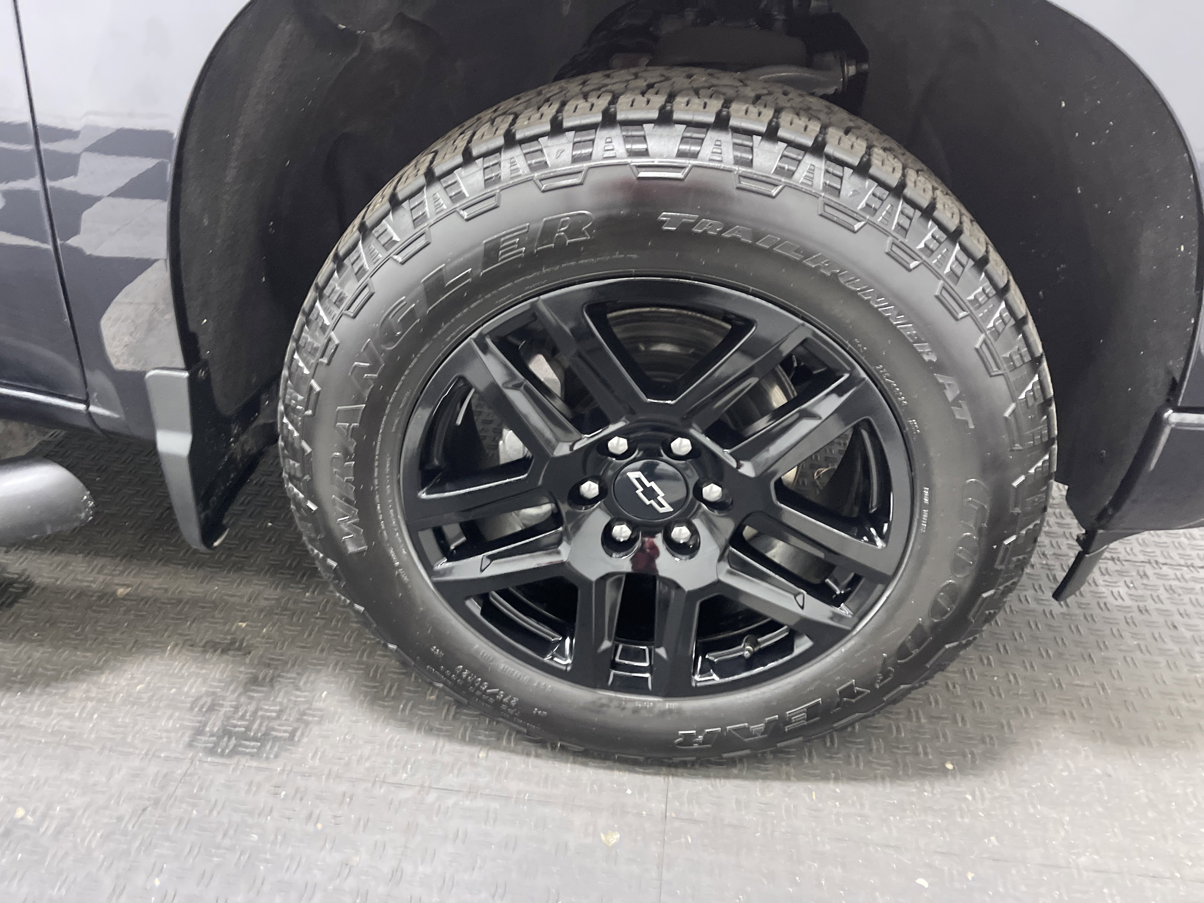 Used 2023 Chevrolet Silverado 1500 Custom w/ 2.7L Blackout Package image 28