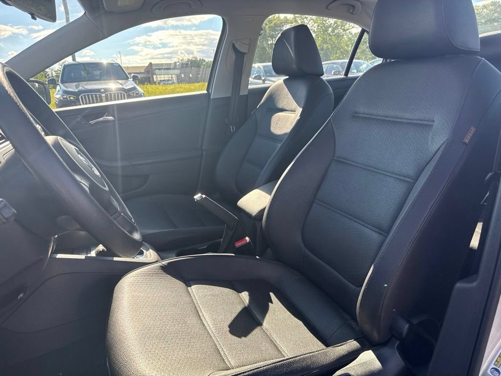 Used 2011 Volkswagen Jetta SE FWD image 8