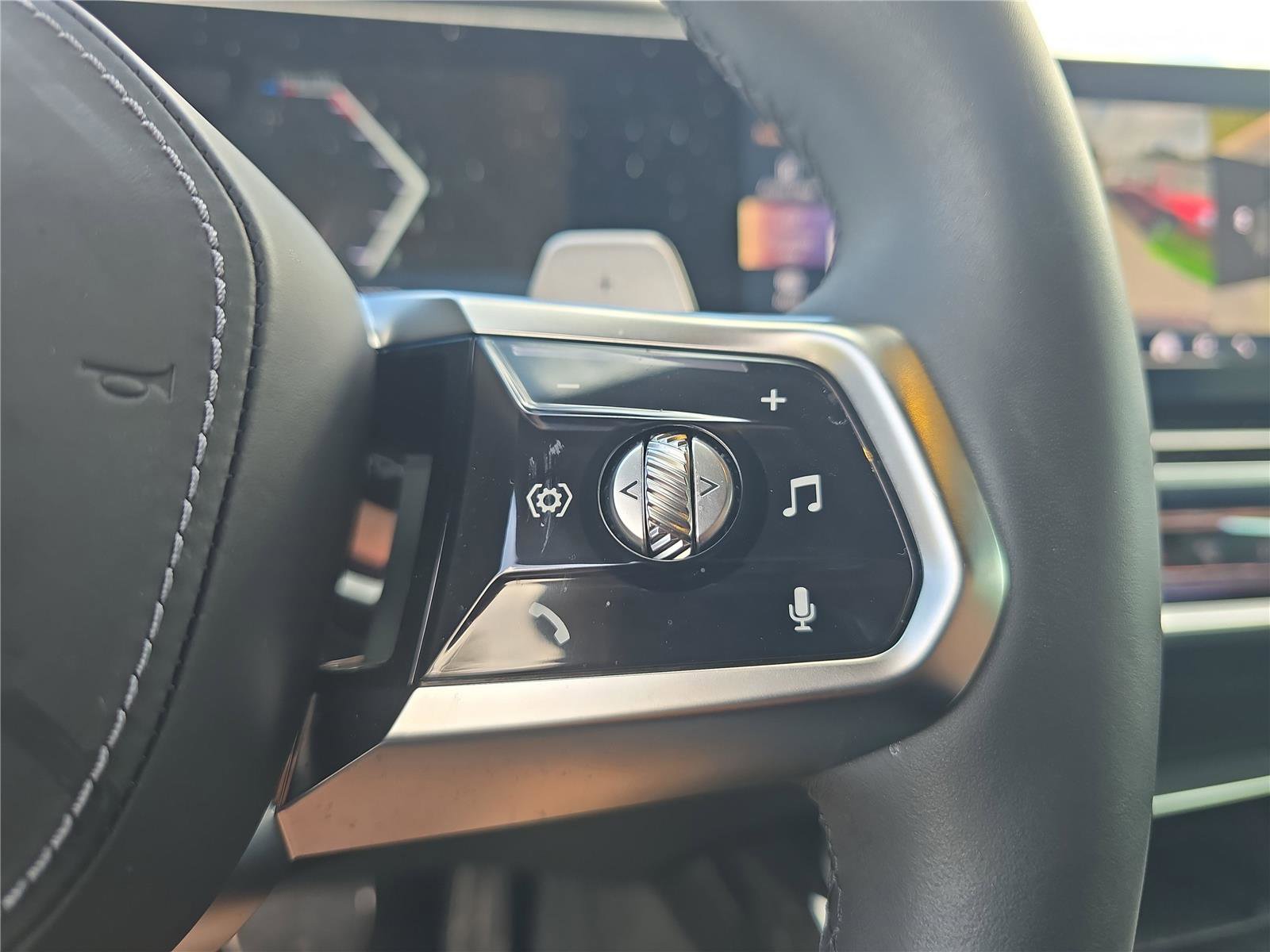 Certified 2023 BMW 740i RWD image 22