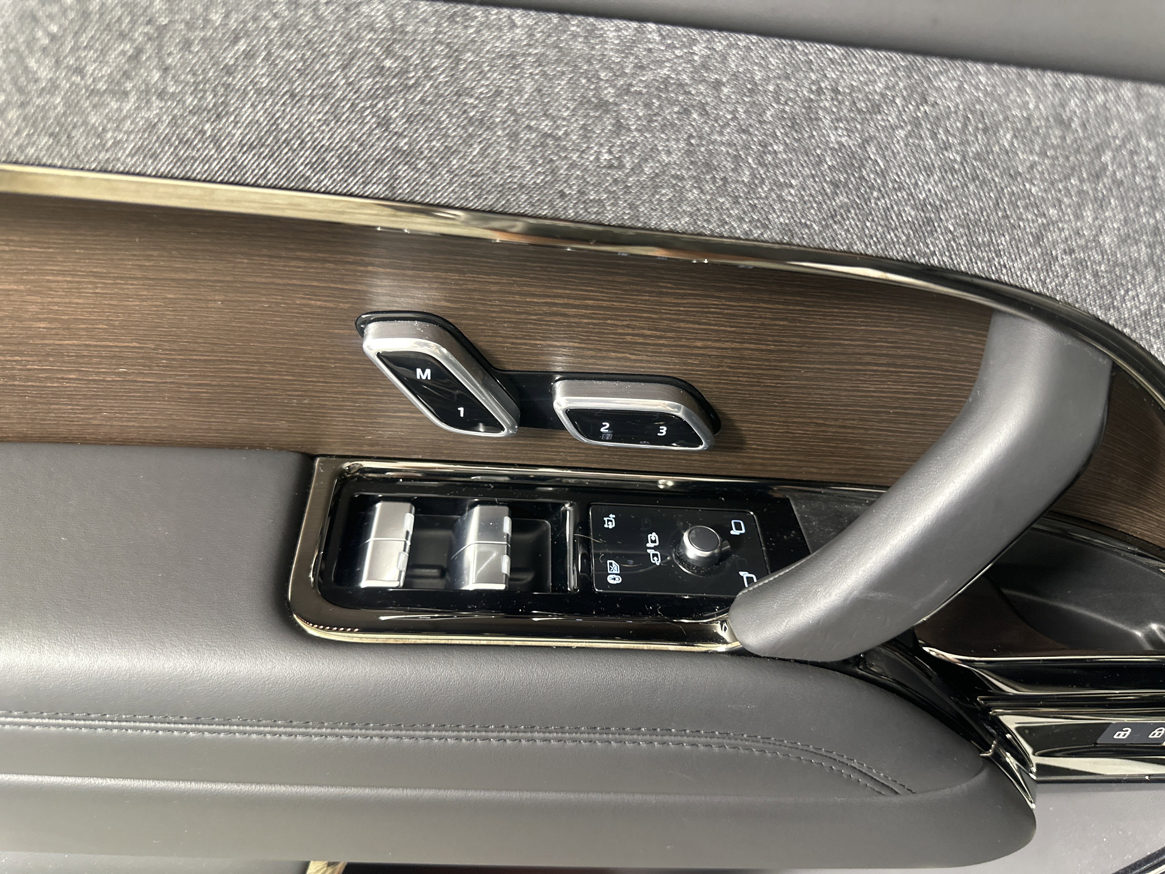 Used 2024 Land Rover Range Rover Sport Dynamic SE image 10