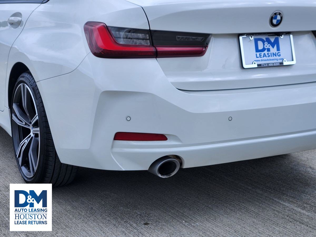 Used 2023 BMW 330i Sedan w/ Premium Package image 15