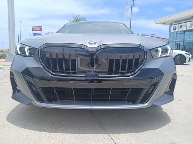 New 2026 BMW 540i xDrive image 2