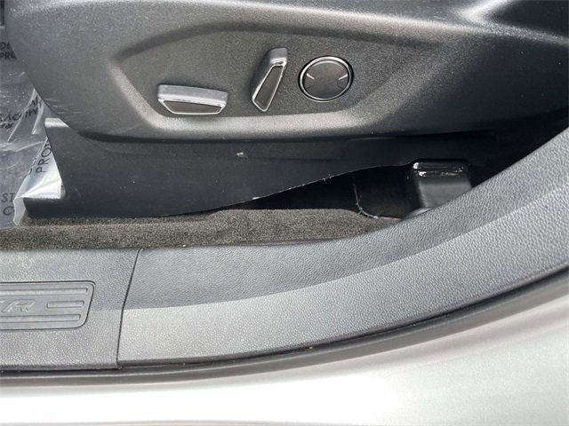 Used 2018 Ford Explorer XLT w/ Equipment Group 201A image 11