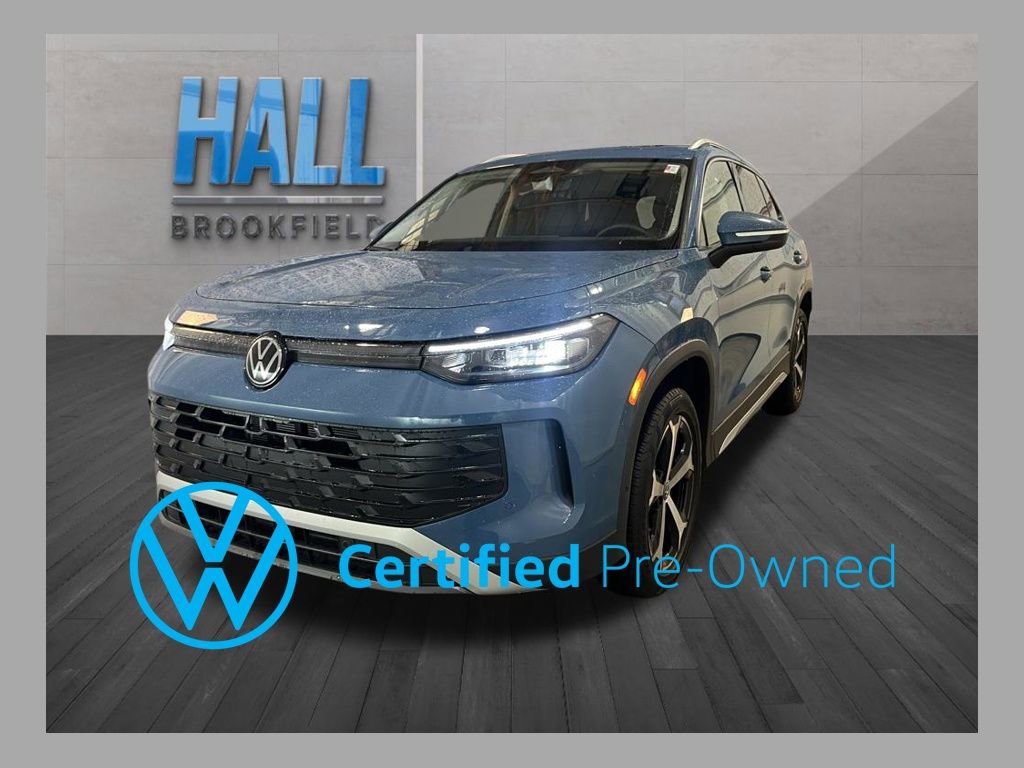 Certified 2025 Volkswagen Tiguan SE w/ Panoramic Sunroof Package
